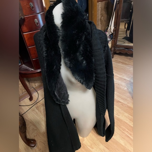 Large cardigan - Picture 1 of 3